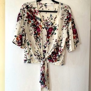 NWOT Floral Knotted Shirt